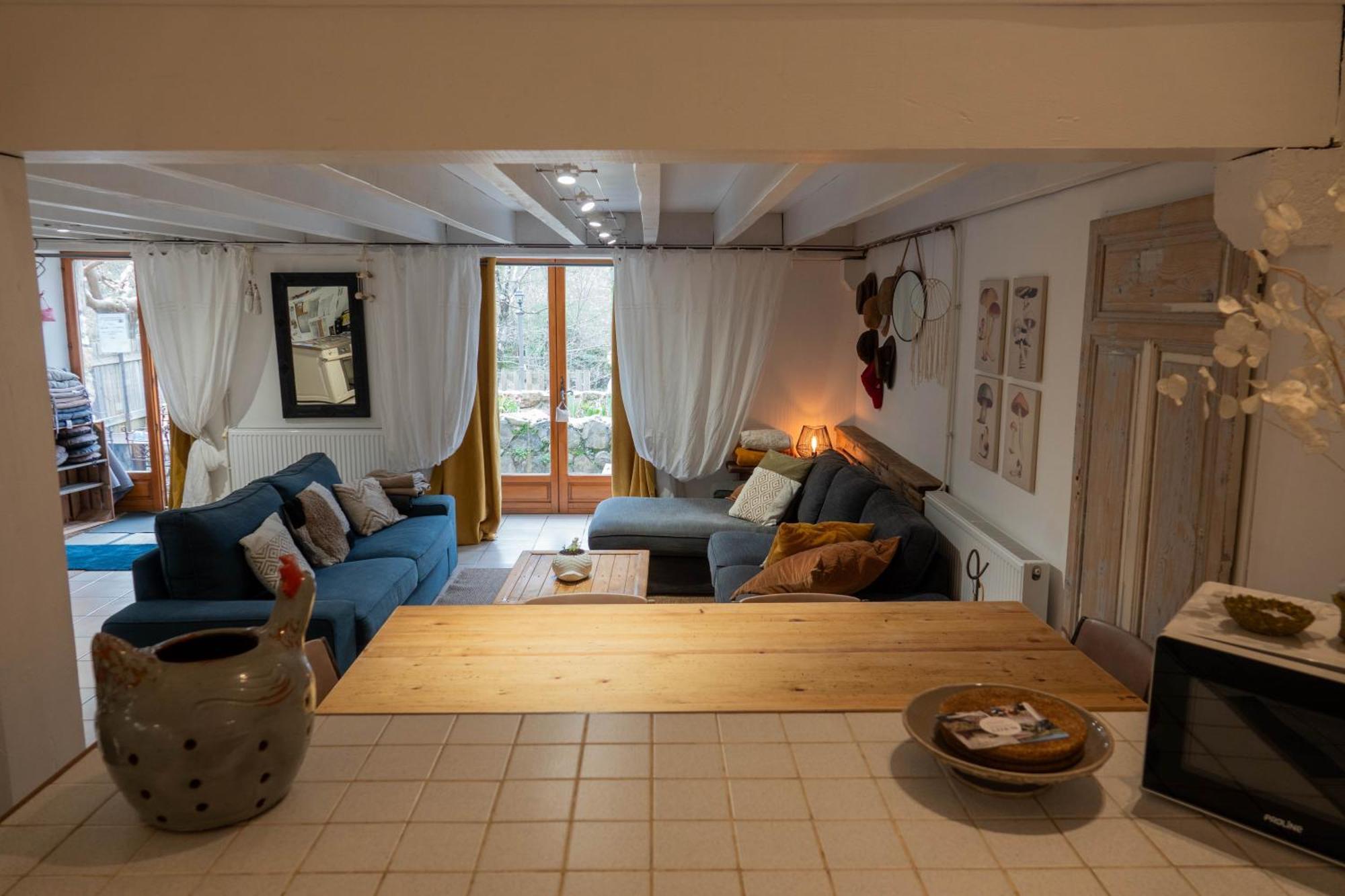 Rives De Bourges Apartment Burzet Екстериор снимка