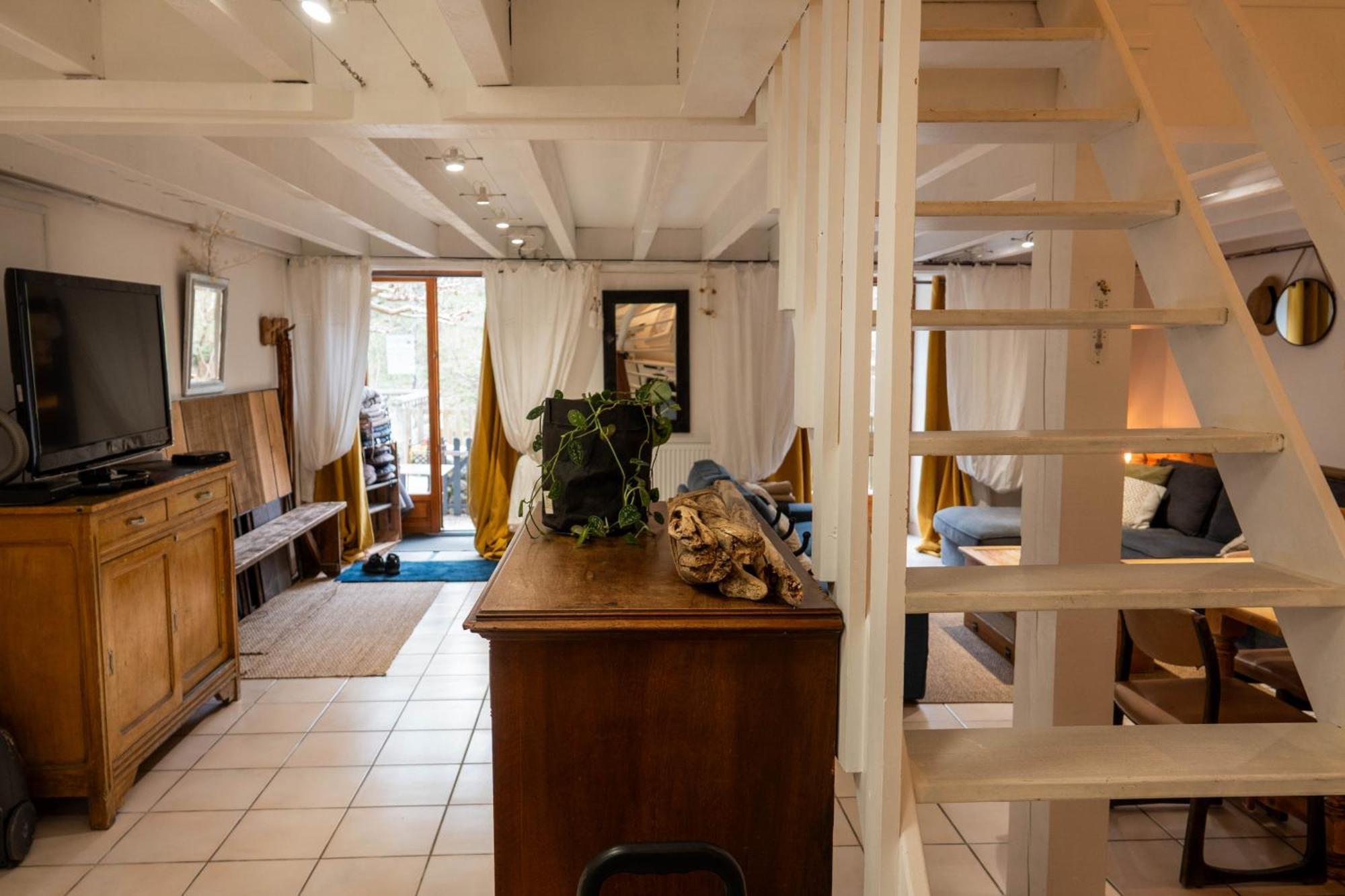 Rives De Bourges Apartment Burzet Екстериор снимка