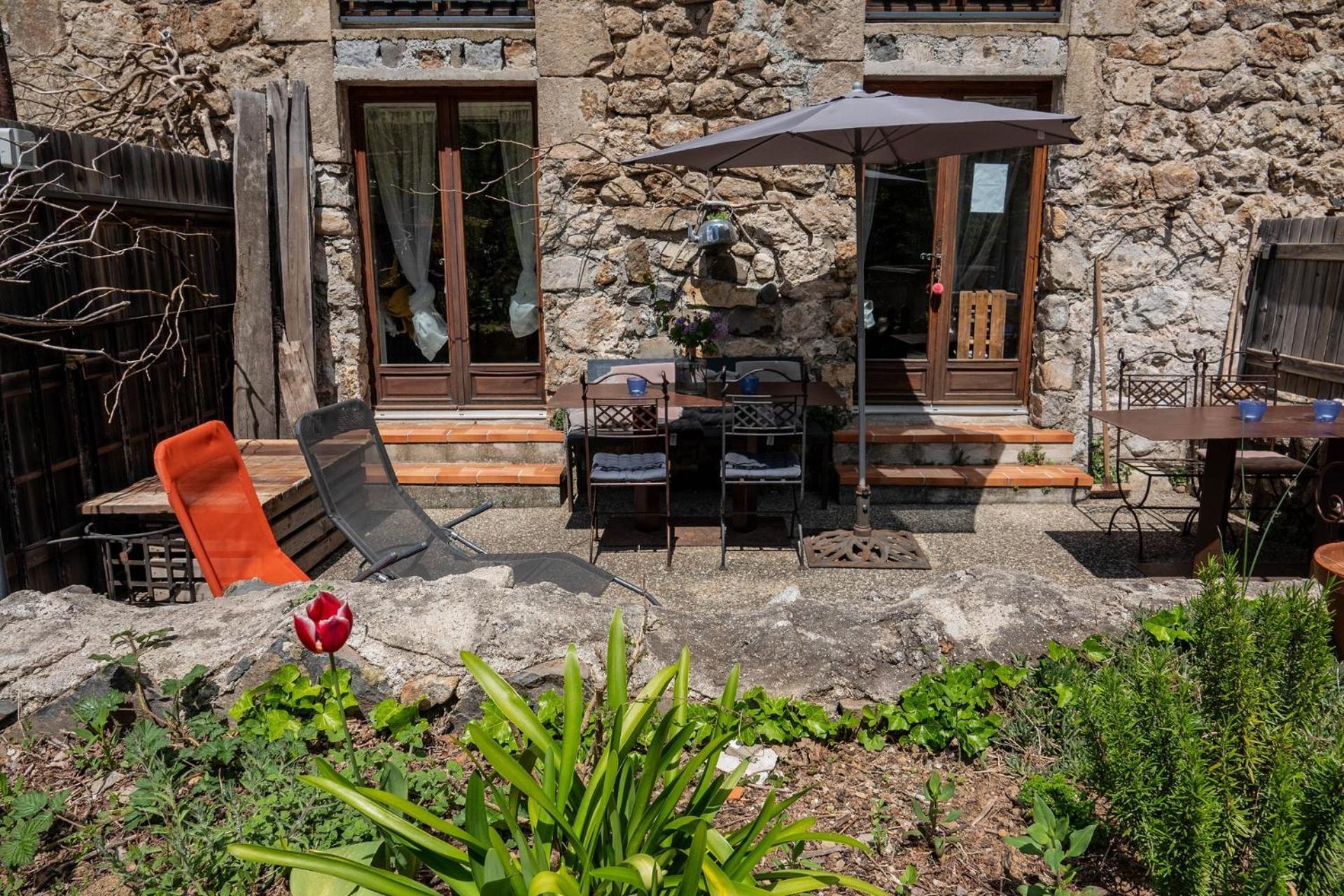 Rives De Bourges Apartment Burzet Екстериор снимка